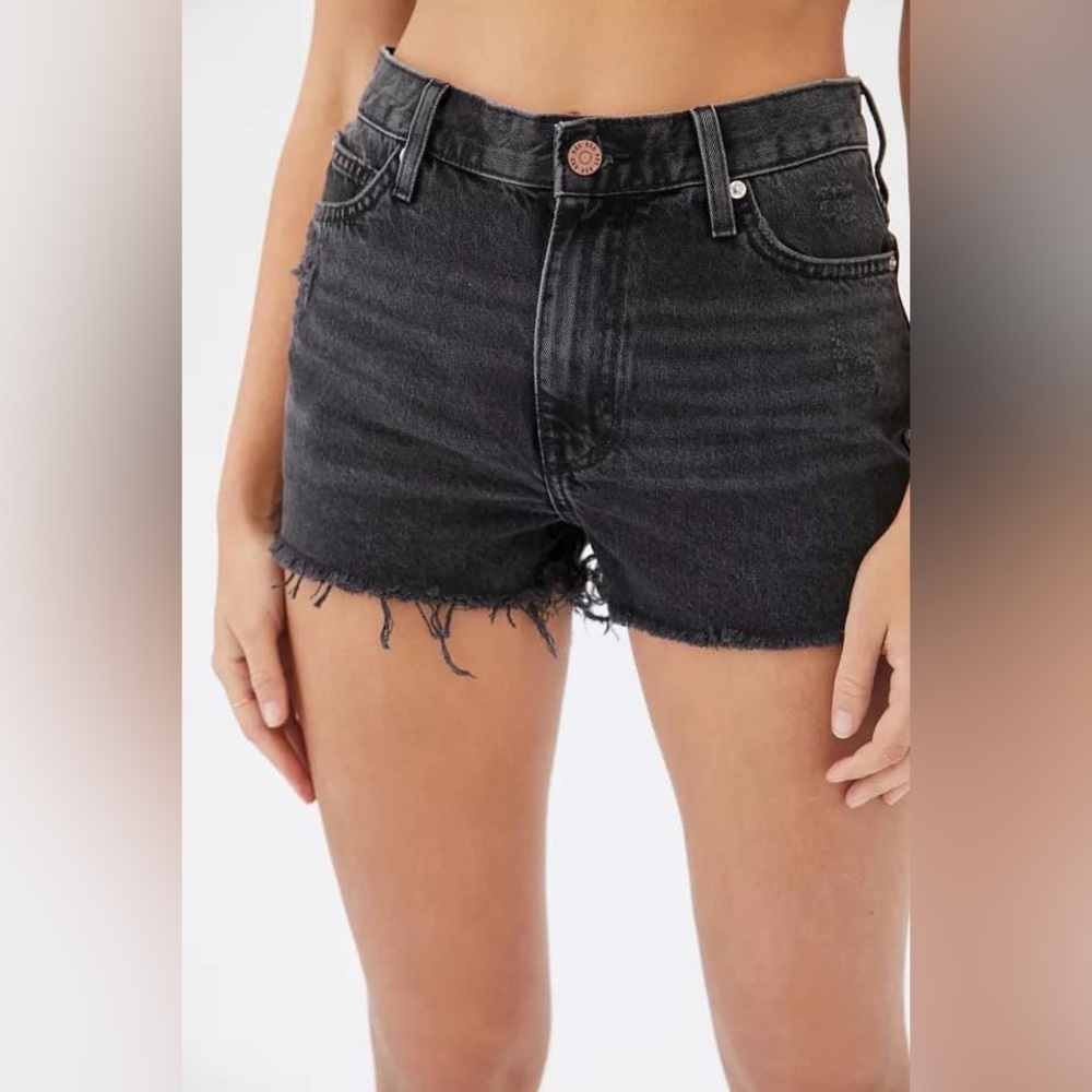NWT Urban Outfitters BDG Girlfriend High-Waisted Denim Short Washed Black Denim